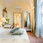Apartment In Lucca With Private Garden