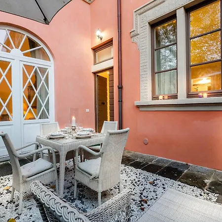 In With Private Garden Apartment Lucca