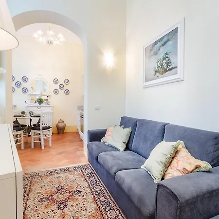 Apartment In Lucca With Private Garden *