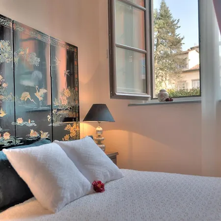 Charming Garden Flat In Historic 루카