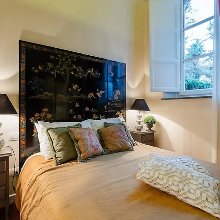 Charming Garden Flat In Historic 루카