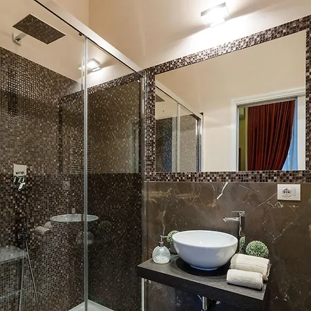 Charming Garden Flat In Historic * 루카